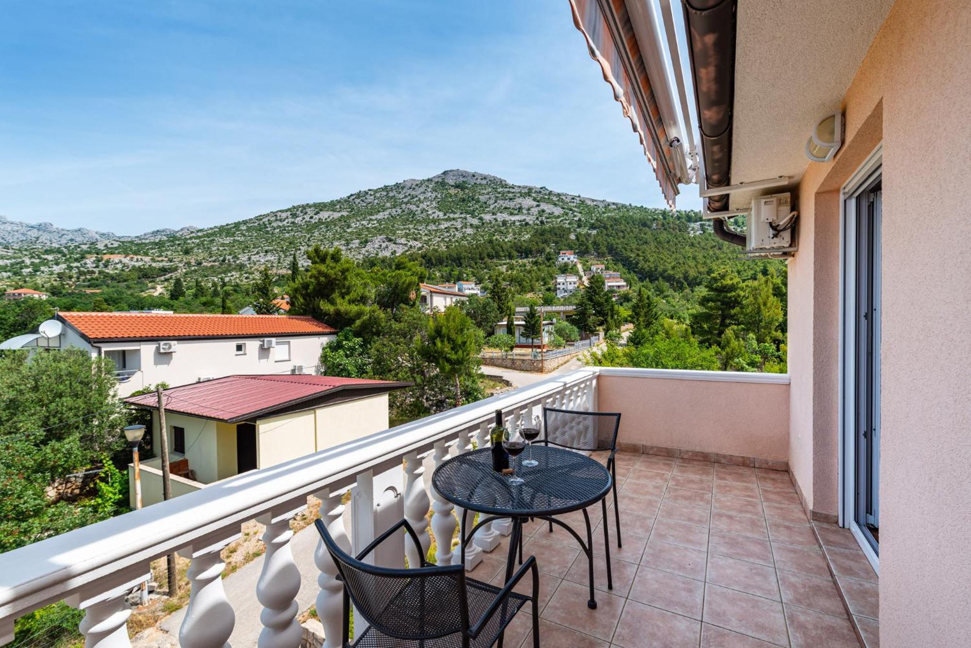 Apartments Prkacin 2 Starigrad Paklenica Exterior photo