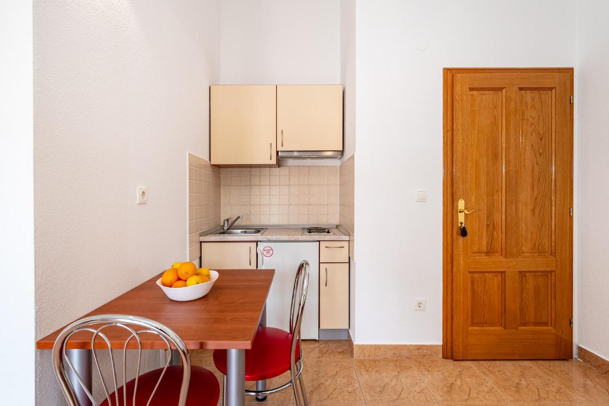 Apartments Prkacin 2 Starigrad Paklenica Exterior photo