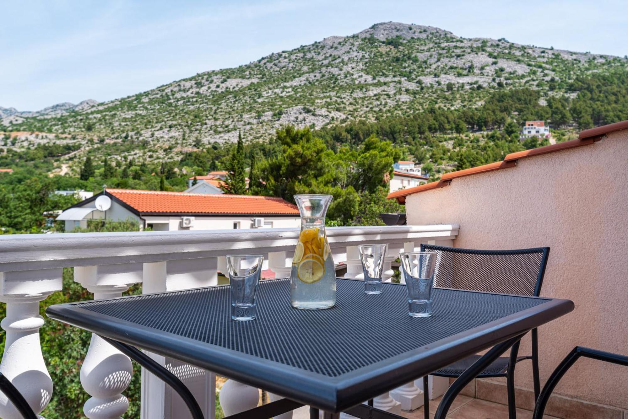 Apartments Prkacin 2 Starigrad Paklenica Exterior photo