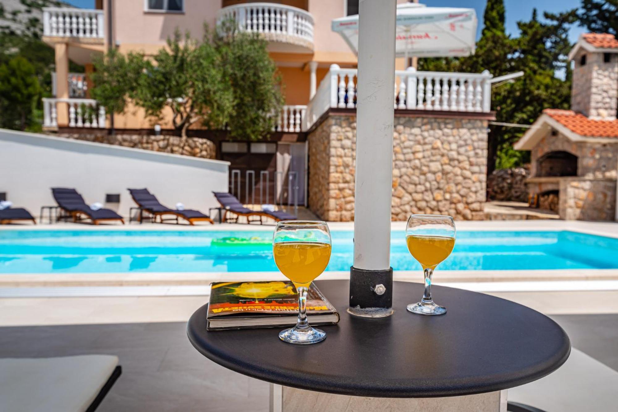 Apartments Prkacin 2 Starigrad Paklenica Exterior photo