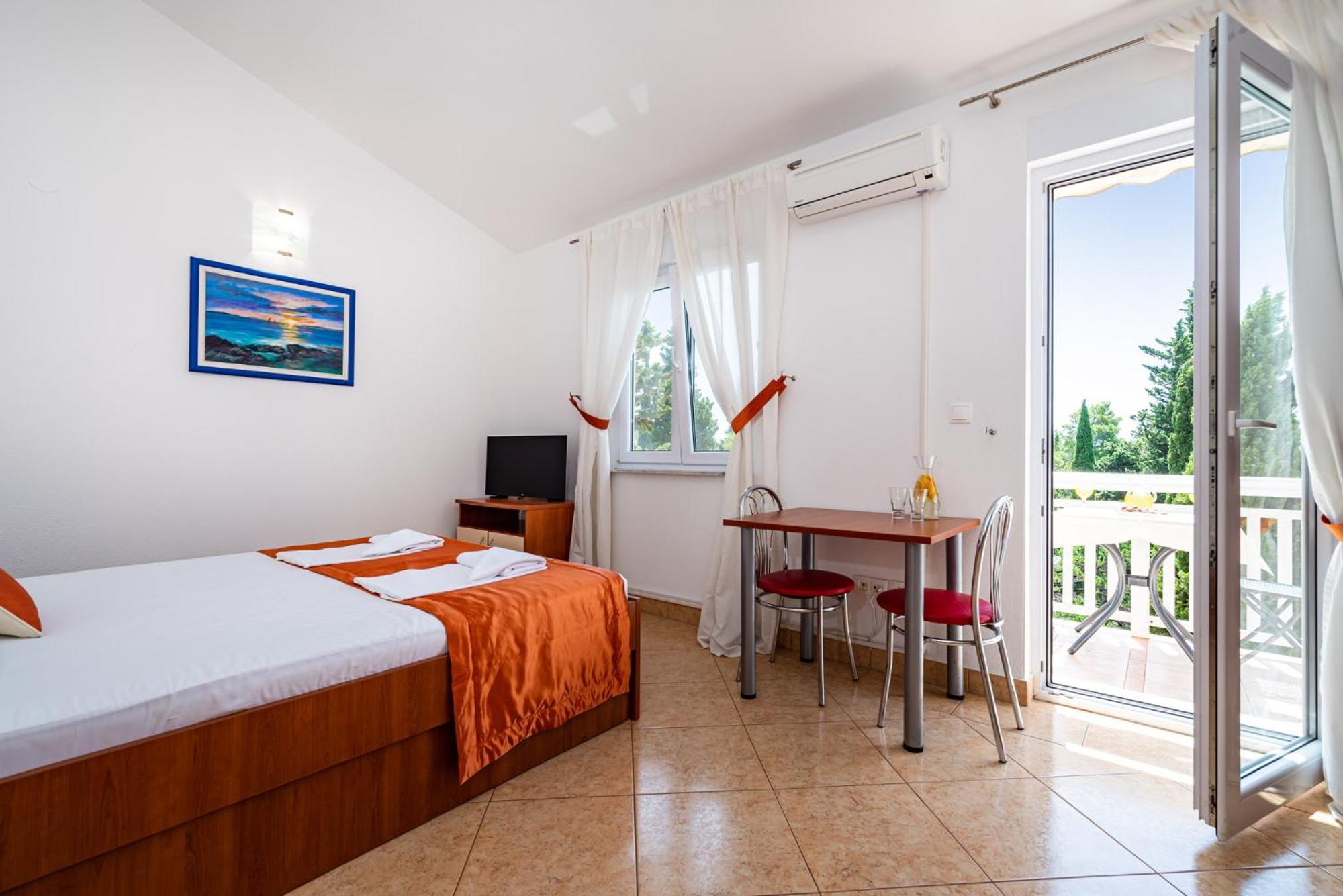 Apartments Prkacin 2 Starigrad Paklenica Exterior photo